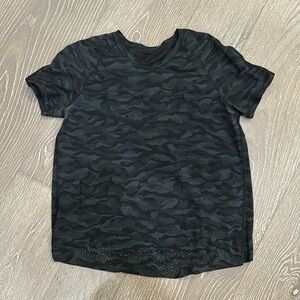 Lulu lemon shirt size 6
